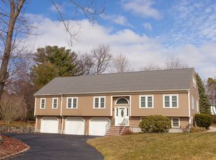 11 Midland Rd, Lynnfield, MA 01940