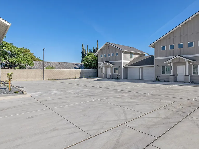 1363 W Grangeville Blvd — Photo 4