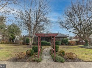 312 Crest Park Rd, Philadelphia, PA 19119