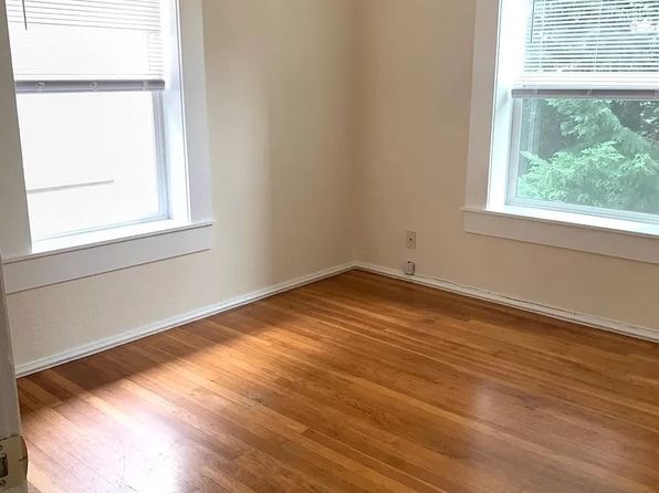 1517 NE 8th Ave #9