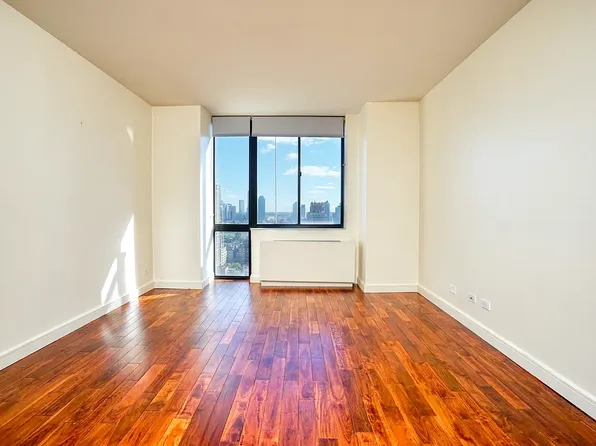 255 East 49th Street image 8 of 16