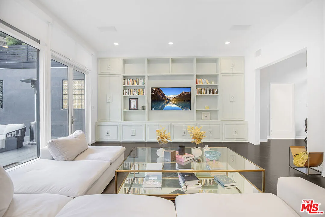 3 bed, 4.0 bath, 2514 sqft, $24,000 — Photo 4