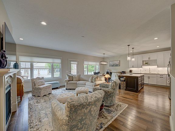 4th image of 2235 Chelsea Ln