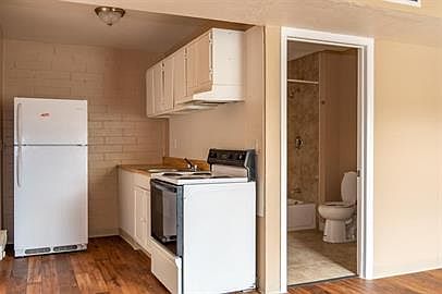 2nd image of 2411 S 6th Ave #84dbb4da6