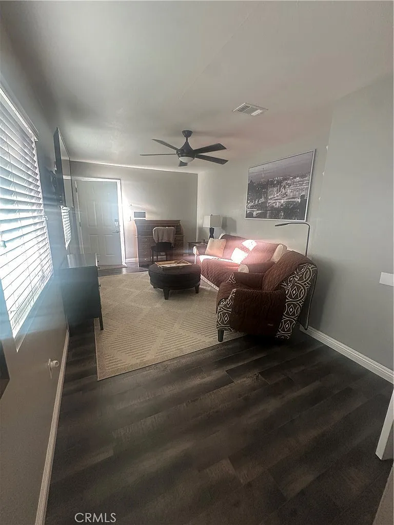 1 bed, 701 sqft, $2,200 — Photo 4