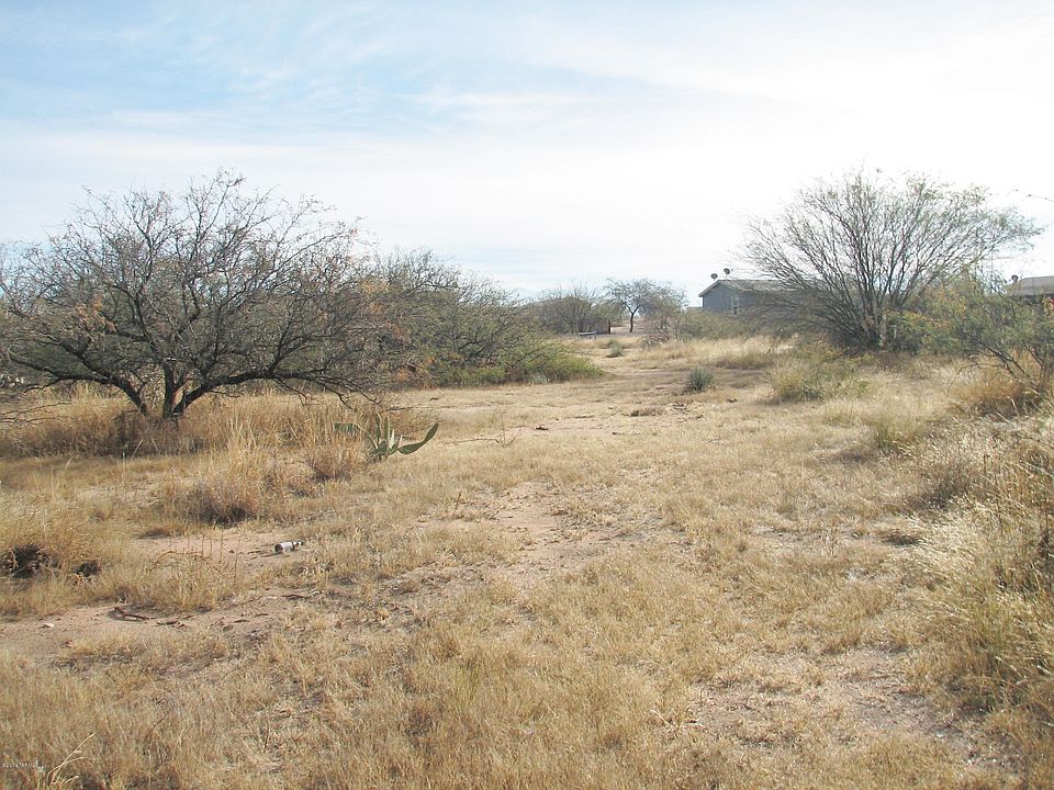 2nd image of N Oak Dr
