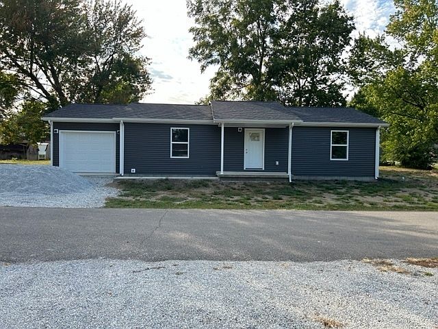 1st image of 607 E North