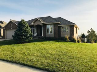 19211 Sahler St, Elkhorn, NE 68022