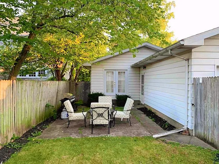 344 Parkovash Ave — Photo 12