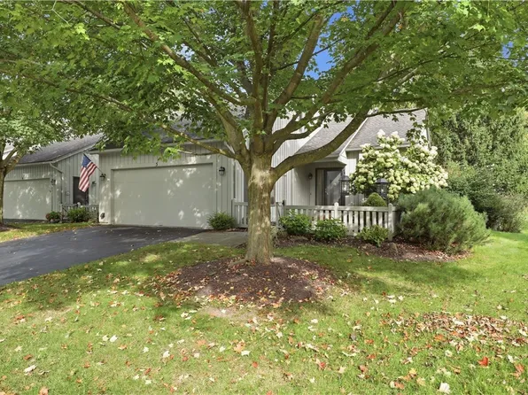 5 Hill Creek Rd, Rochester, NY 14625
