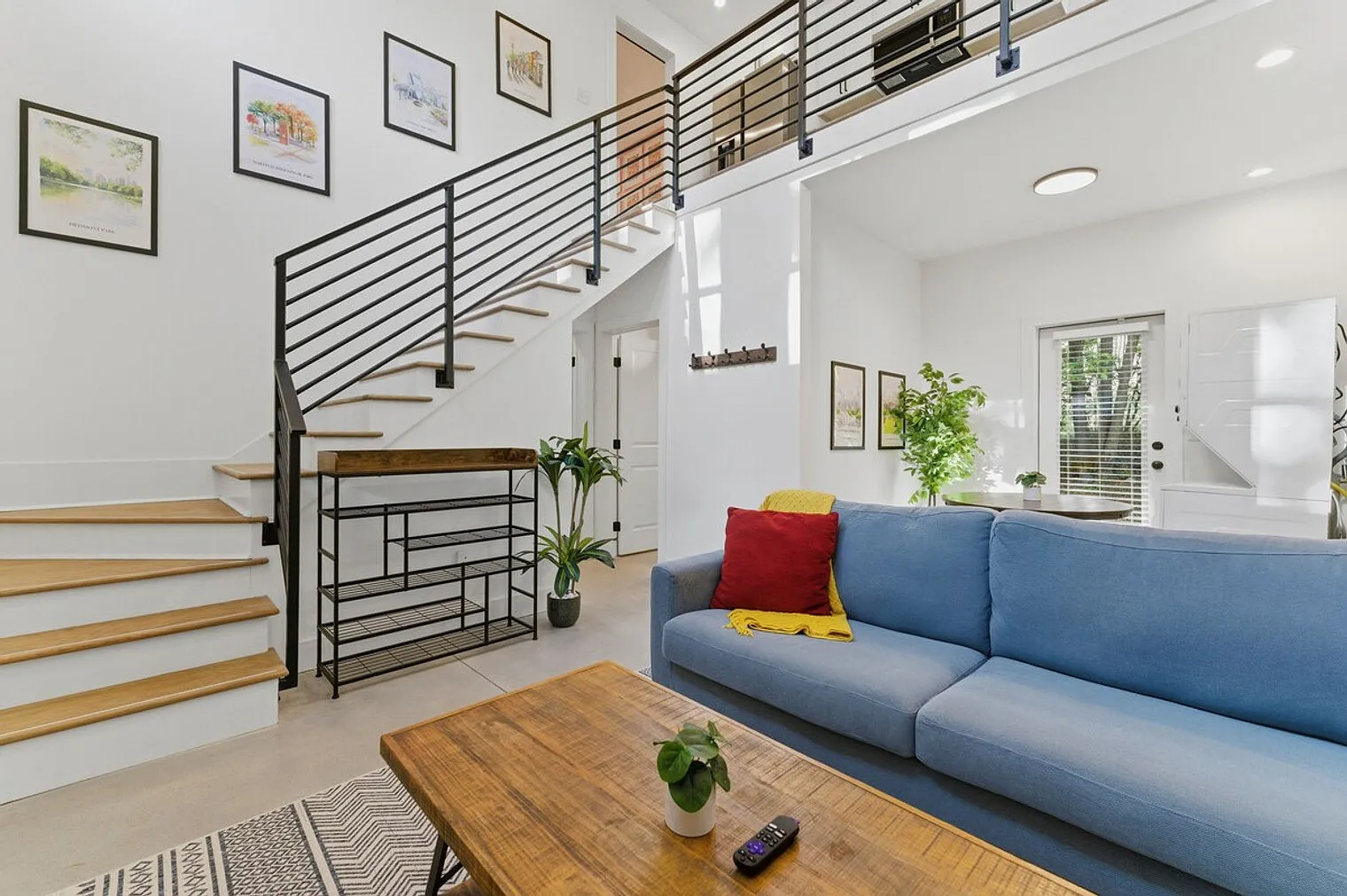 2 bed, 1.0 bath, $4,985 — Photo 4
