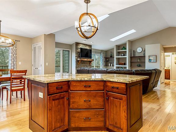 3rd image of 877 Red Fox Dr