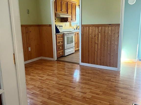 4th image of 1135 Main Road