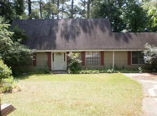 105 Valley Ct, Stockbridge, GA 30281