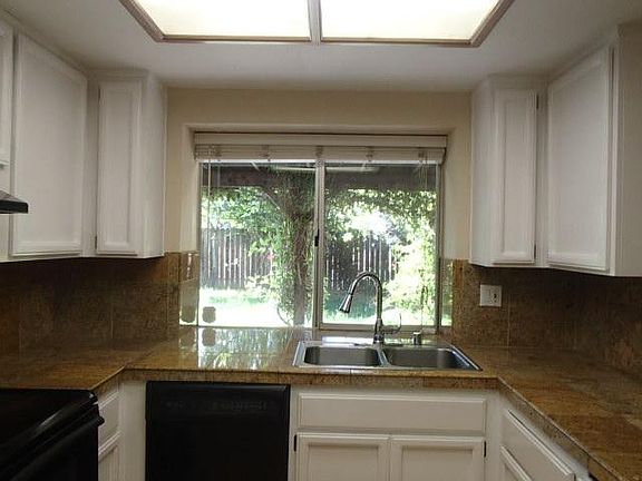 5th image of 343 Killingsworth Cir