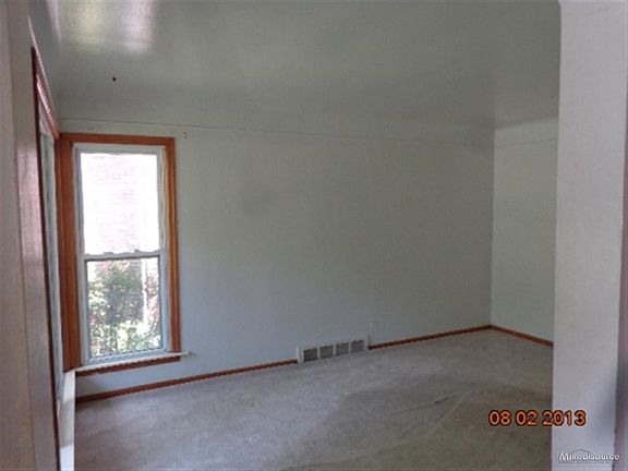 4th image of 18440 Blackmoor St