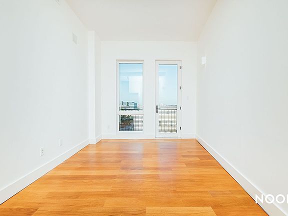 5th image of 217 Green St #4M