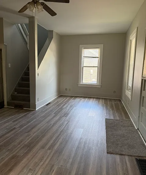 213 N May St — Photo 9