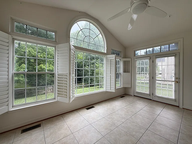 4415 Medallion Dr — Photo 20
