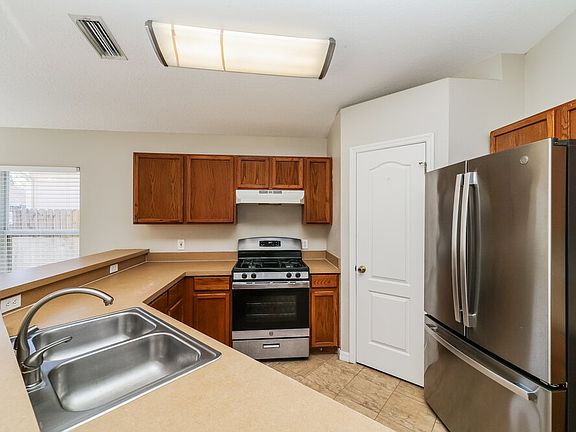 5th image of 7862 Bristol Park Dr