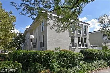226 G St SW — Photo 1