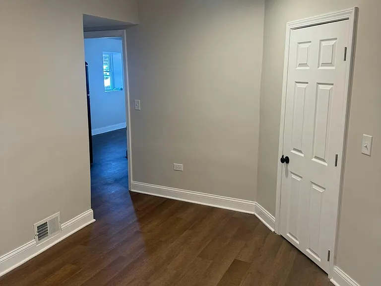 5910 S Michigan Ave — Photo 6
