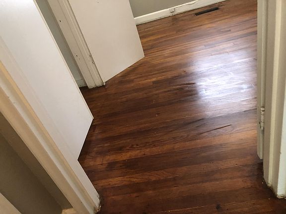 5th image of 300 Cherry Hill Dr APT 6