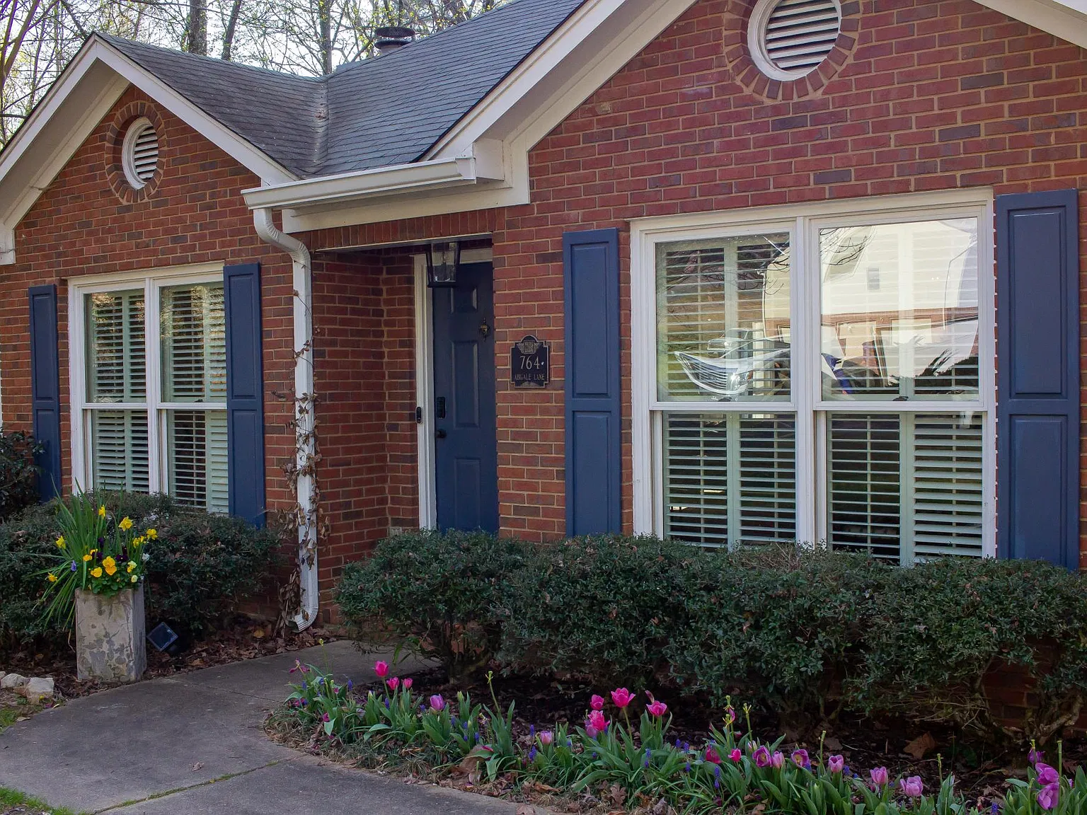 3 bed, 1840 sqft, $2,500 — Photo 2