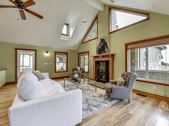 4th image of 661 Loma Vista Ter