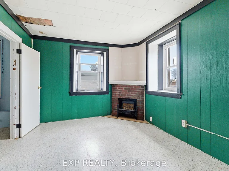 20 Colborne St S #1 — Photo 9