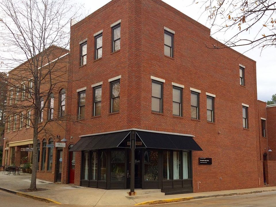 Mixed Use Building in Clark's Grove