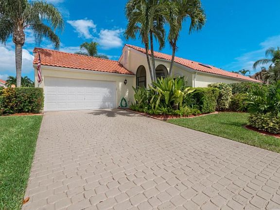 3rd image of 2663 La Lique Cir