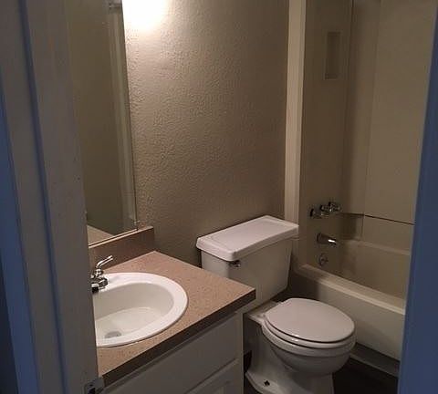 5th image of 8286 San Jose Manor Ct APT 08