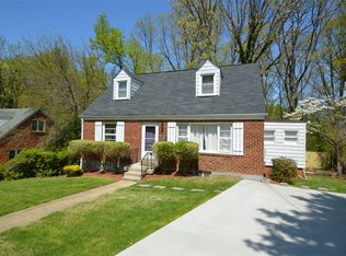 6472 Oakwood Dr, Falls Church, VA 22041