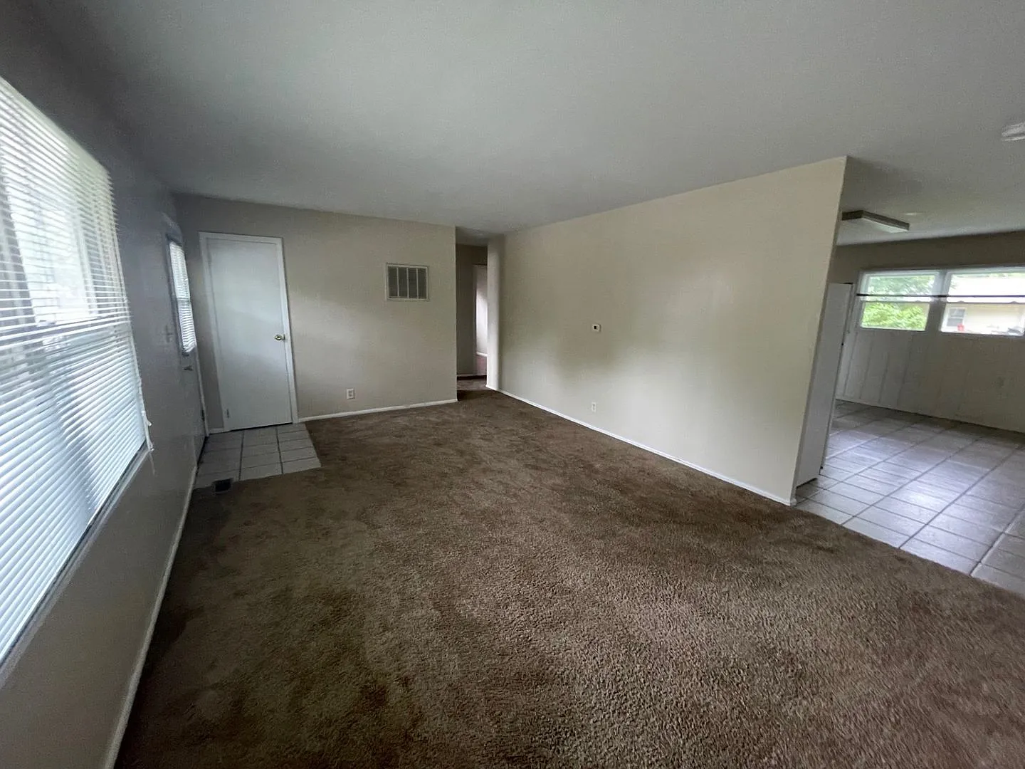 3 Bedroom House W/ A Garage! — Photo 4