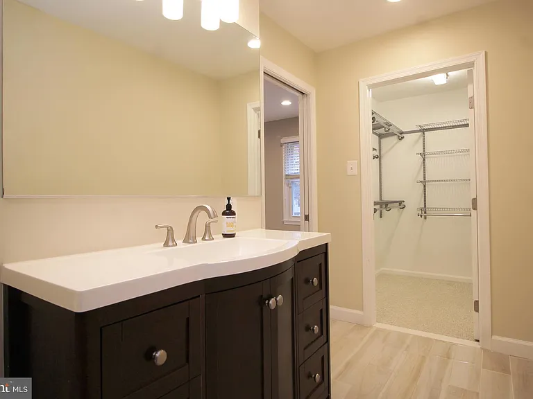 4500 Lantern Pl — Photo 14