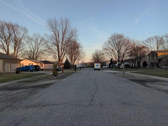 4th image of 17581 Wilhelmine Ave