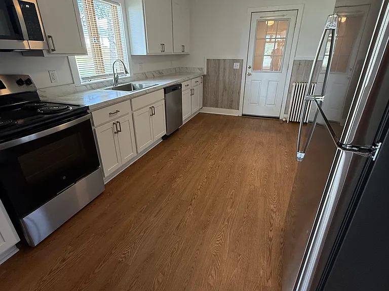 7 New England Ave — Photo 7