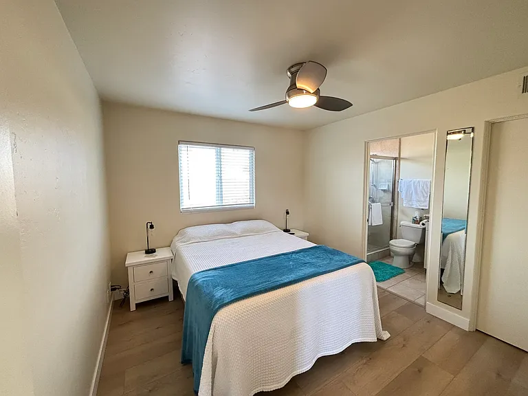819 Avalon Ct #B — Photo 22