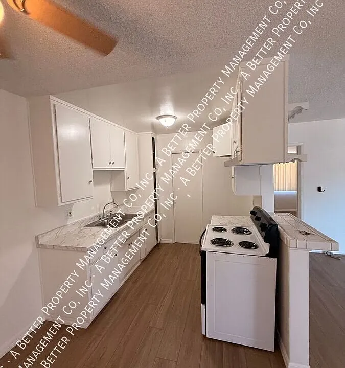 1219 E 3rd St #6