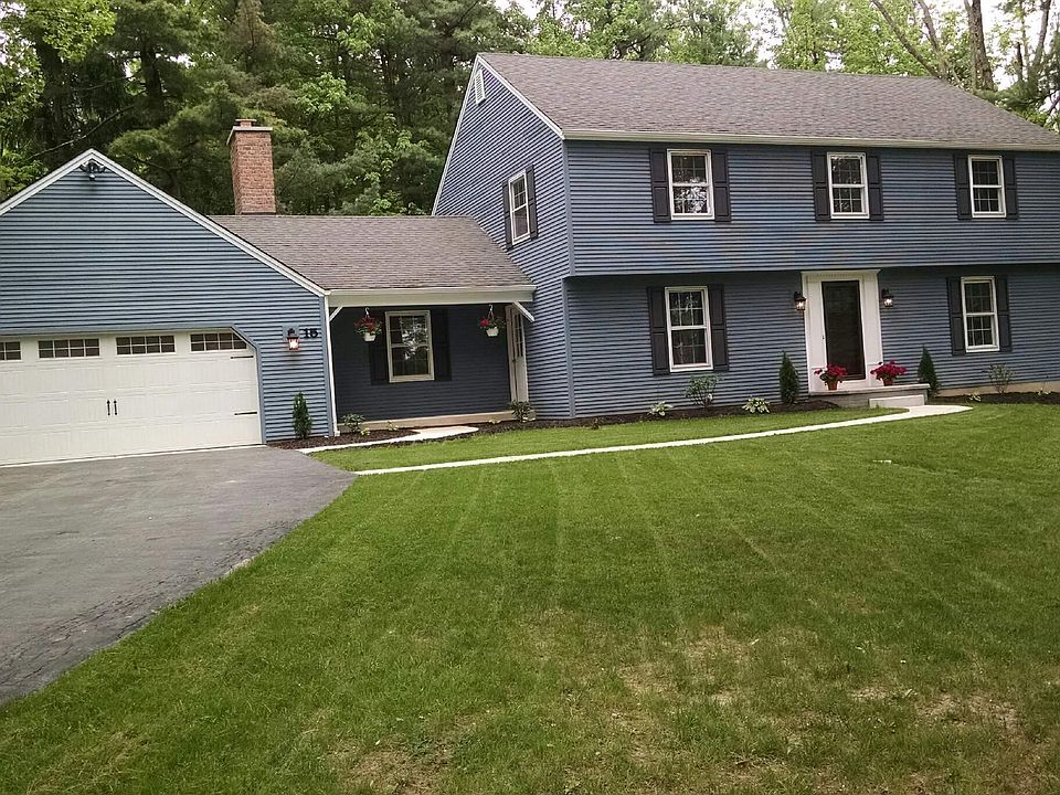 1st image of 15 Tanglewood Dr E