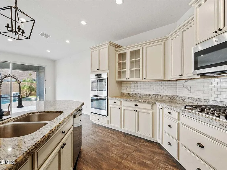 22218 E Cherrywood Dr — Photo 11