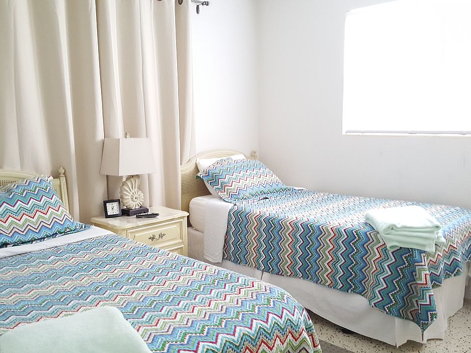 2nd image of 2620 Park Ave #1