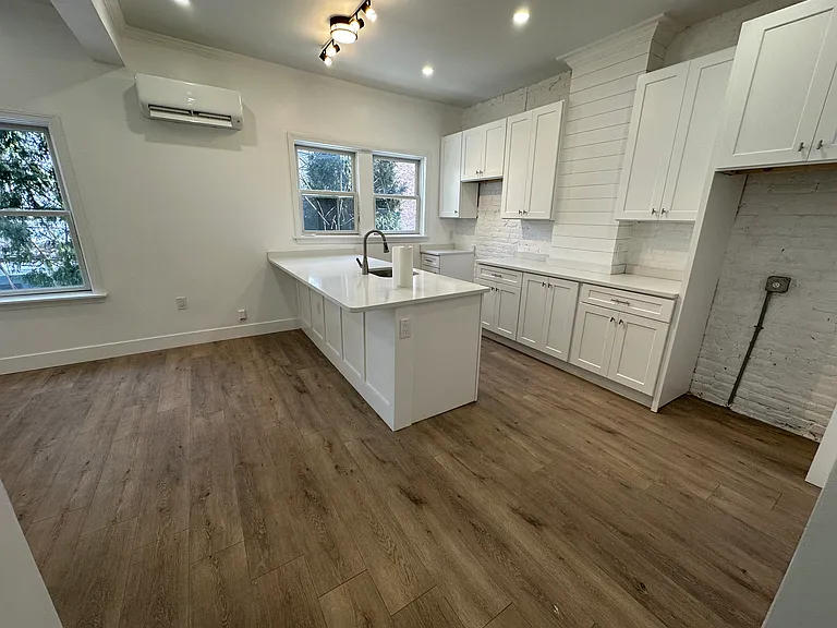 40 Gove St #1 — Photo 3