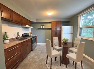 518 Cannon St E UNIT 2, Hamilton, ON L8L 2E8