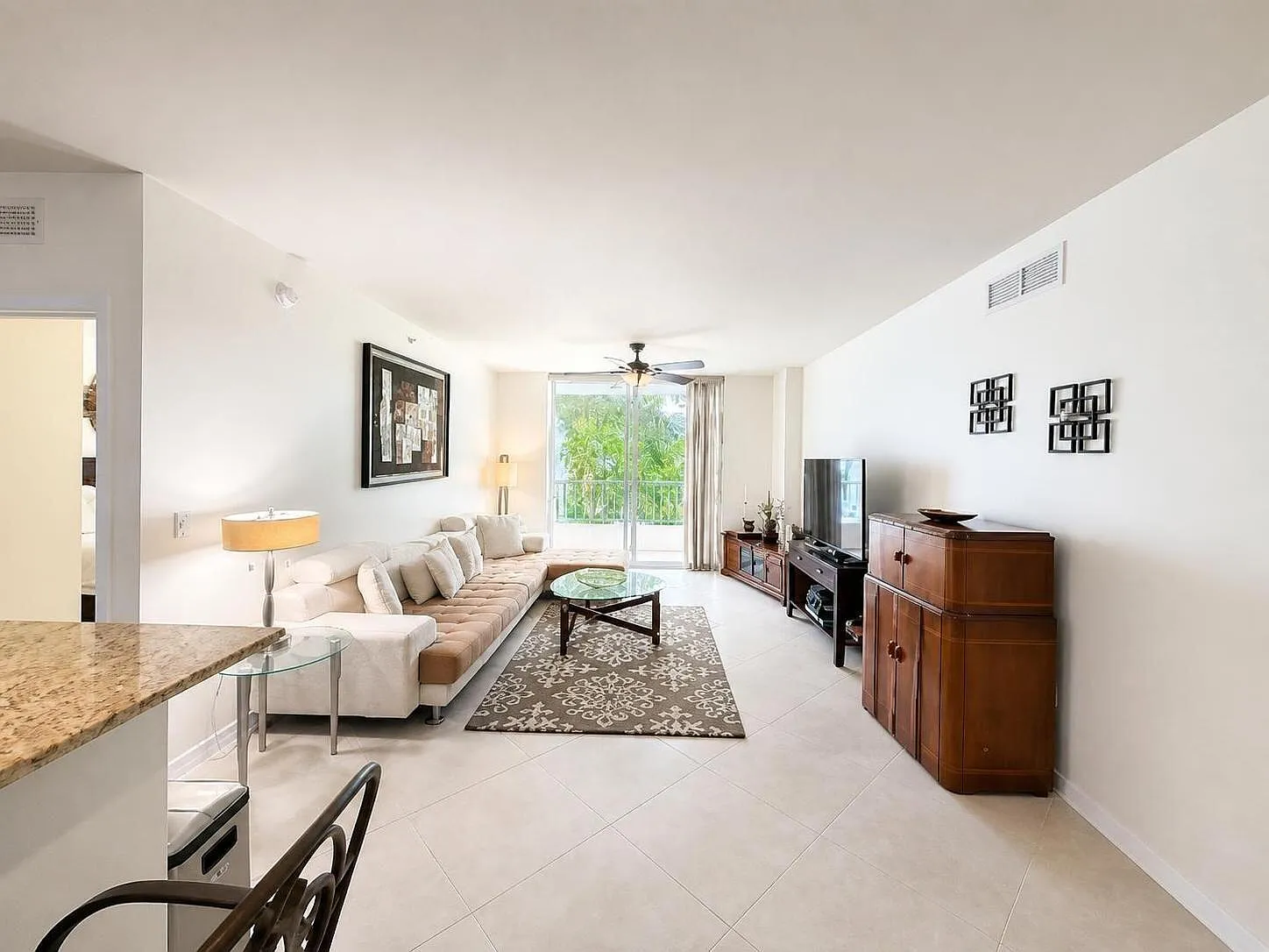 2 bed, 2.0 bath, 1129 sqft, $3,200 — Photo 2