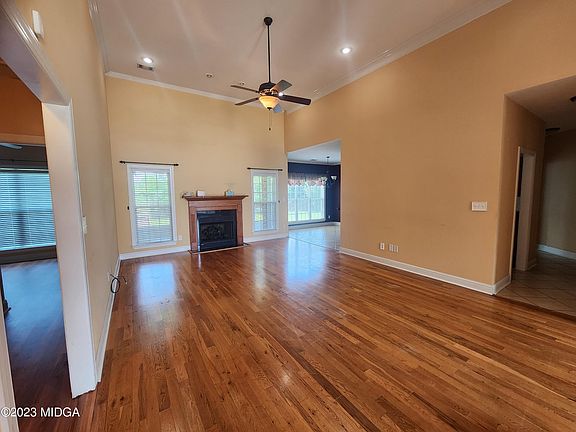 5th image of 125 Flora Cir