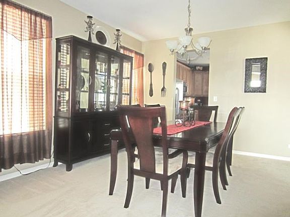 4th image of 1009 Sycamore Dr