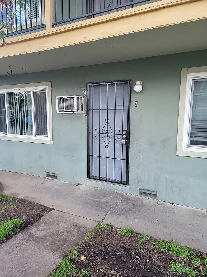 3900 43rd Ave photo 1