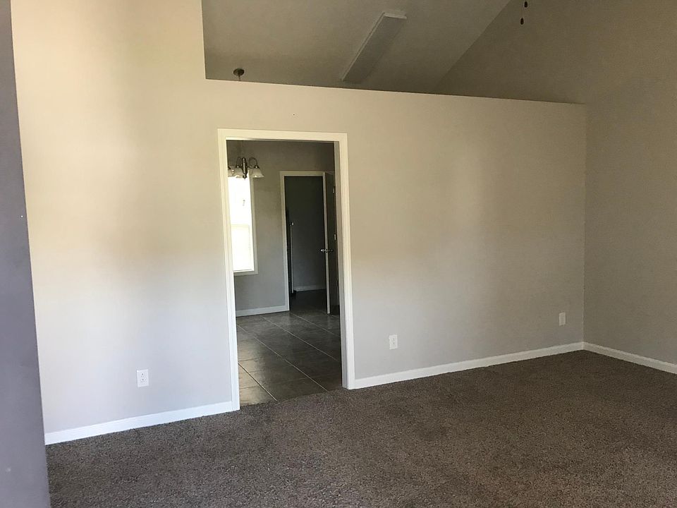 2nd image of 104 Silent Creek Ct